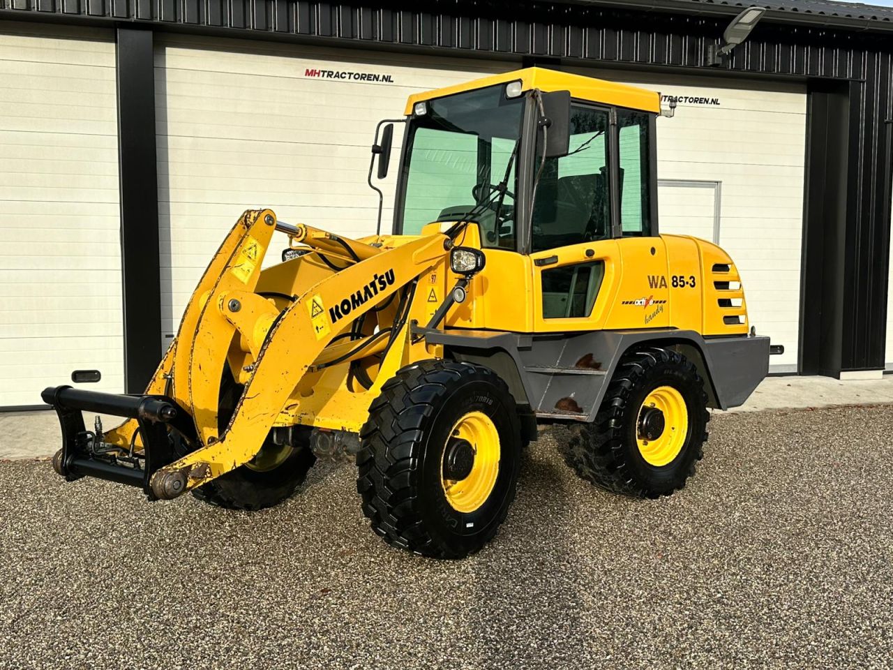 TE KOOP: zeer nette KOMATSU WA 85-3