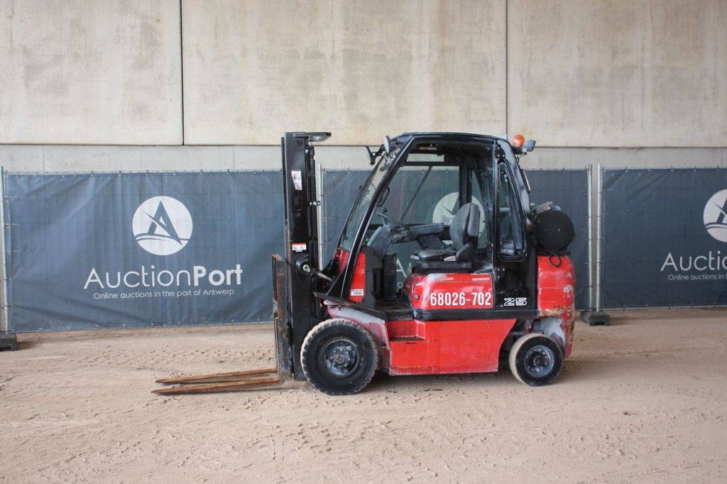 Heftruck Nissan 25 LPG 2500kg 3.3m 2015