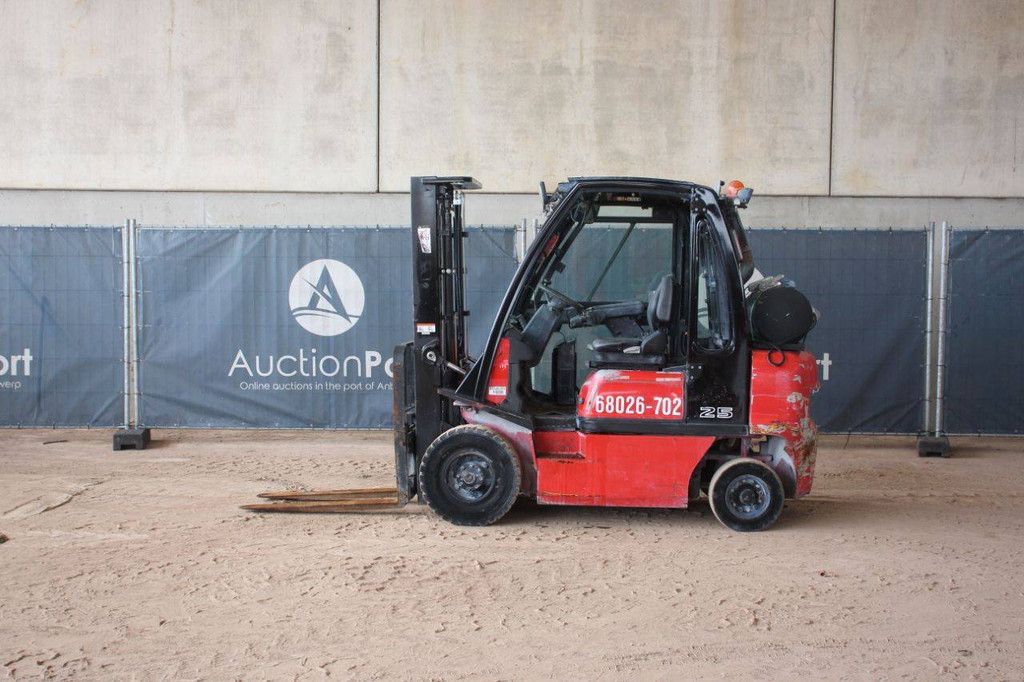 Heftruck Nissan 25 LPG 2500kg 3.3m 2015