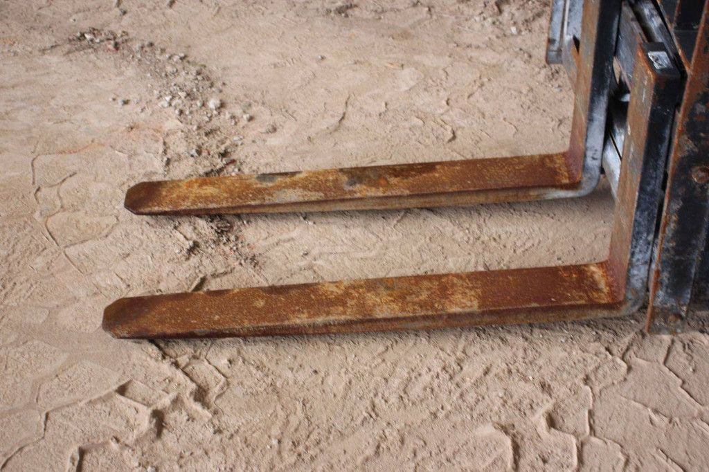 Heftruck Nissan 25 LPG 2500kg 3.3m 2015