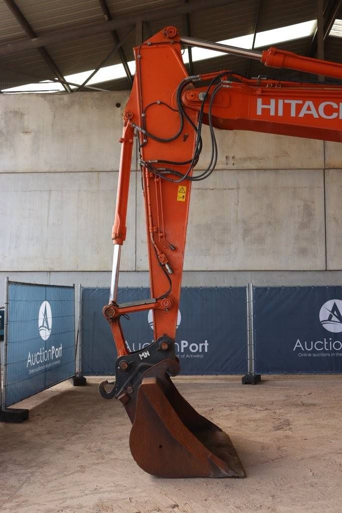 Rupsgraafmachine Hitachi ZX190LC-6 Diesel 2020