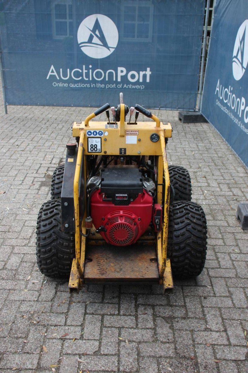 Skid Steer Loader Skidster M10X Petrol 20 hp with attachments