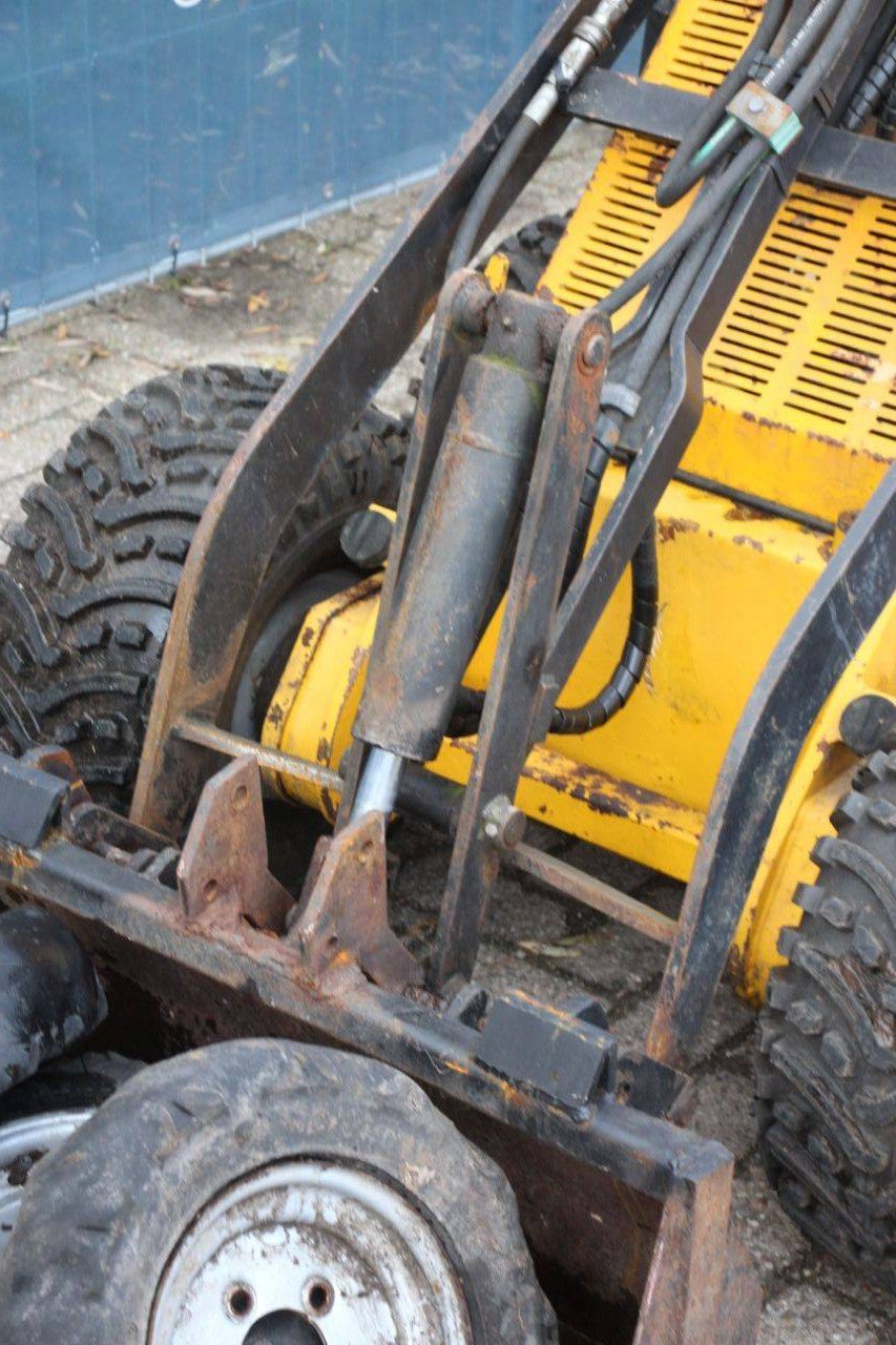 Skid Steer Loader Skidster M10X Petrol 20 hp with attachments