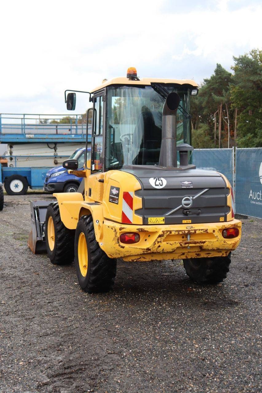 Wheel loader Volvo L30G Diesel 55.4kW 2016