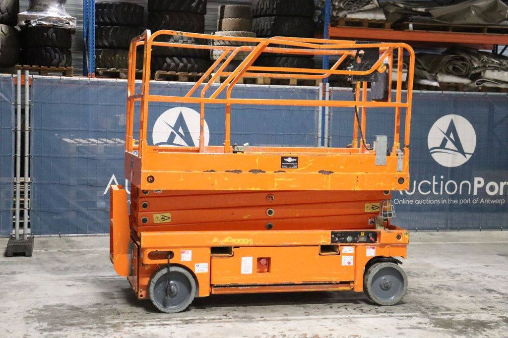 Scherenbühne Haulotte Compact 10 Electric 10m 2008