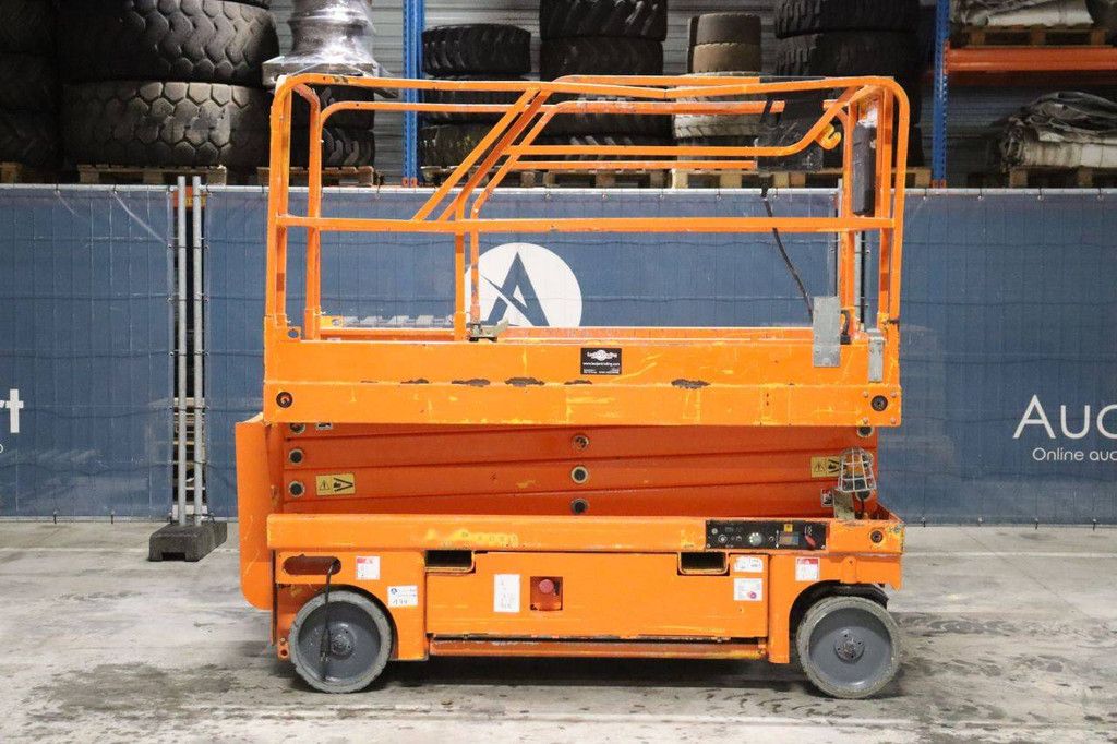 Scherenbühne Haulotte Compact 10 Electric 10m 2008