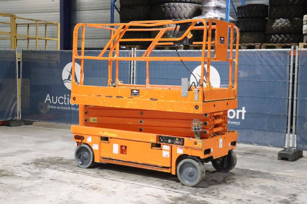 Scherenbühne Haulotte Compact 10 Electric 10m 2008