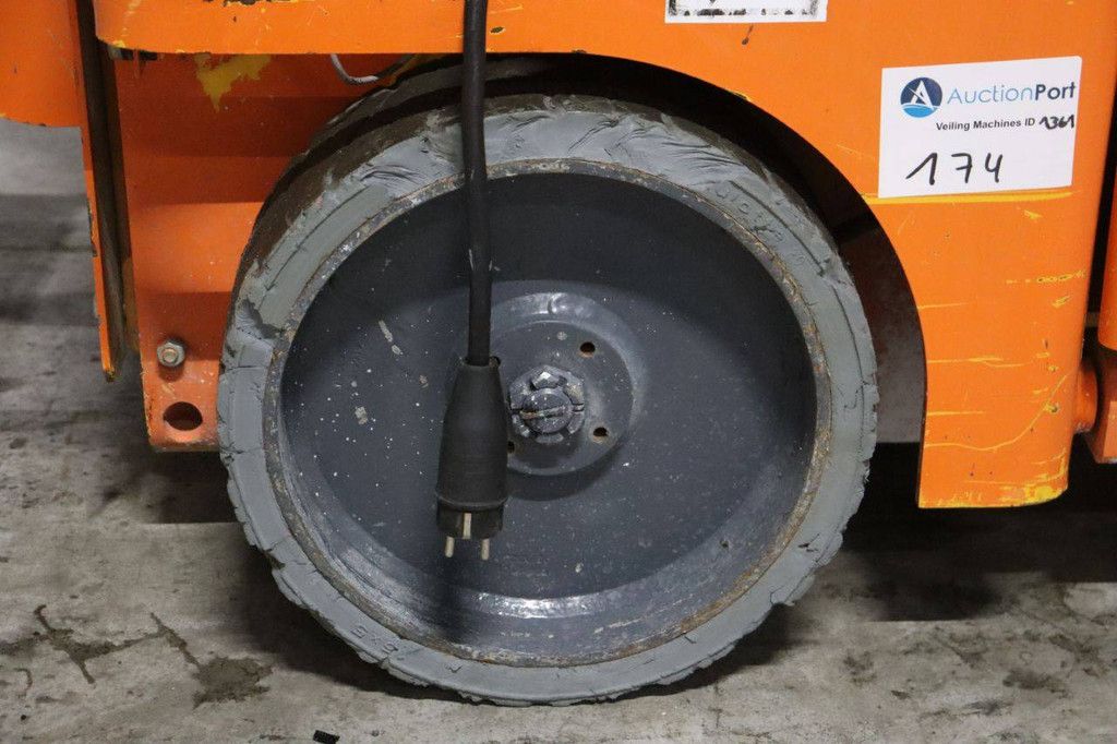 Scherenbühne Haulotte Compact 10 Electric 10m 2008