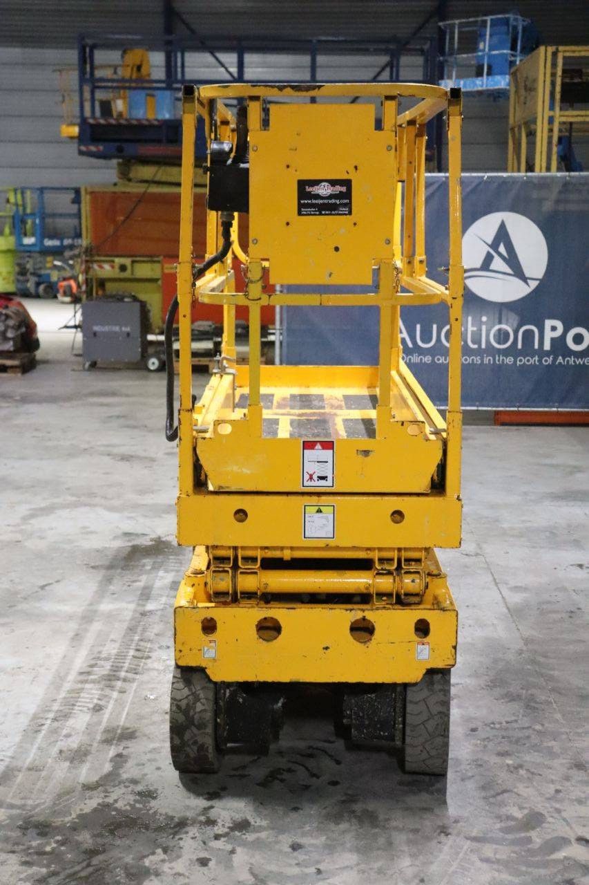 Scherenbühne Haulotte Compact 8 Electric 8m 2011