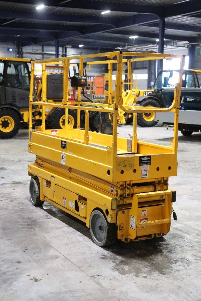 Scherenbühne Haulotte Compact 8 Electric 8m 2011