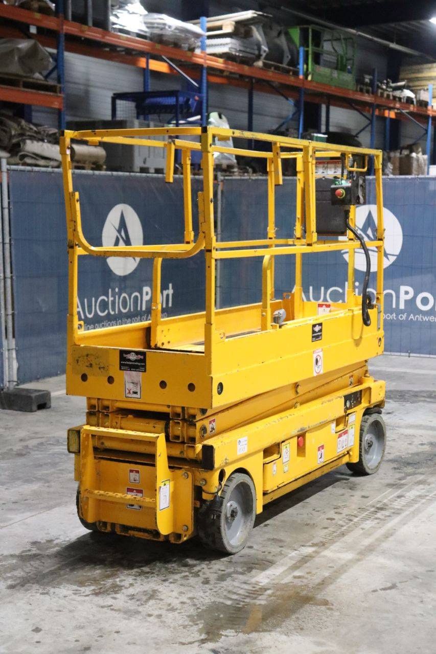 Scherenbühne Haulotte Compact 8 Electric 8m 2011