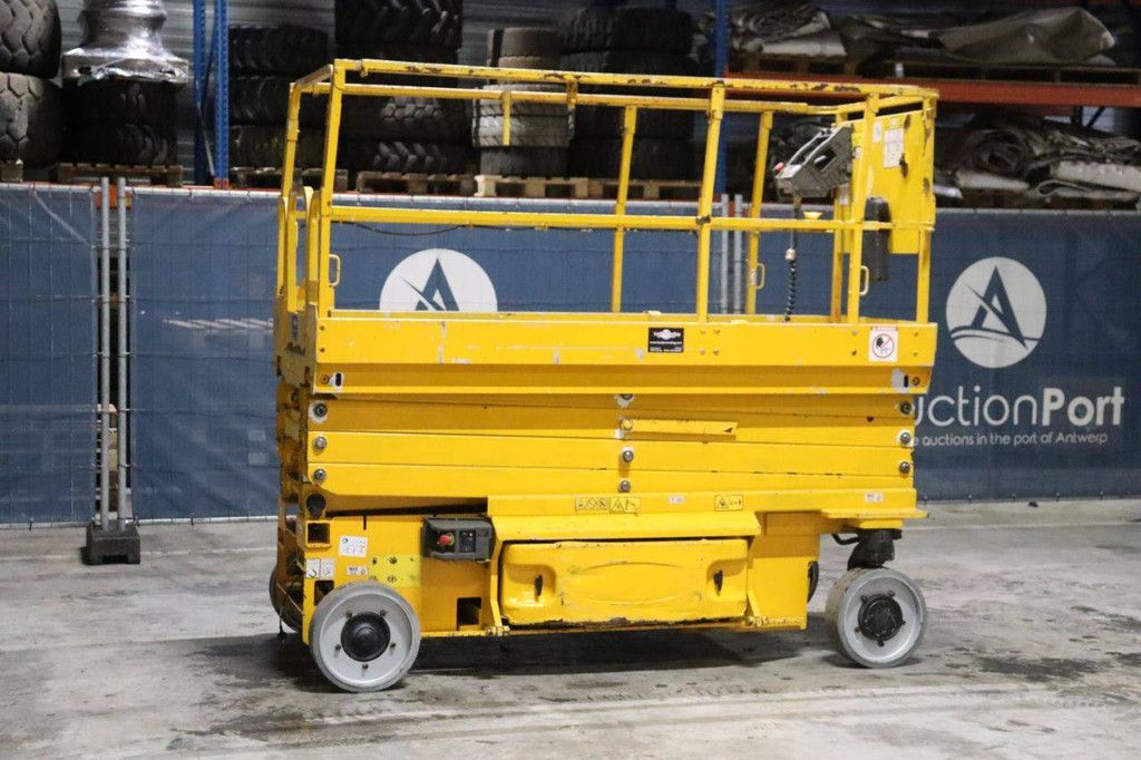 JLG 2646ES Elektrische Scherenbühne 9,9 m