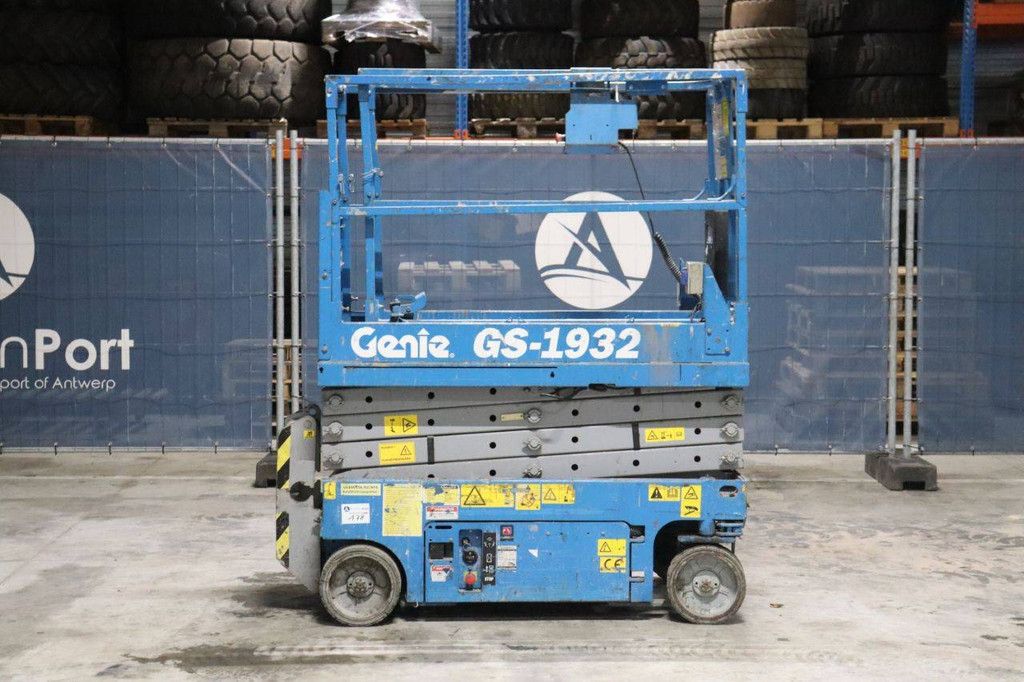 Scissor lift Genie GS-1932 Electric 7.6m 2007