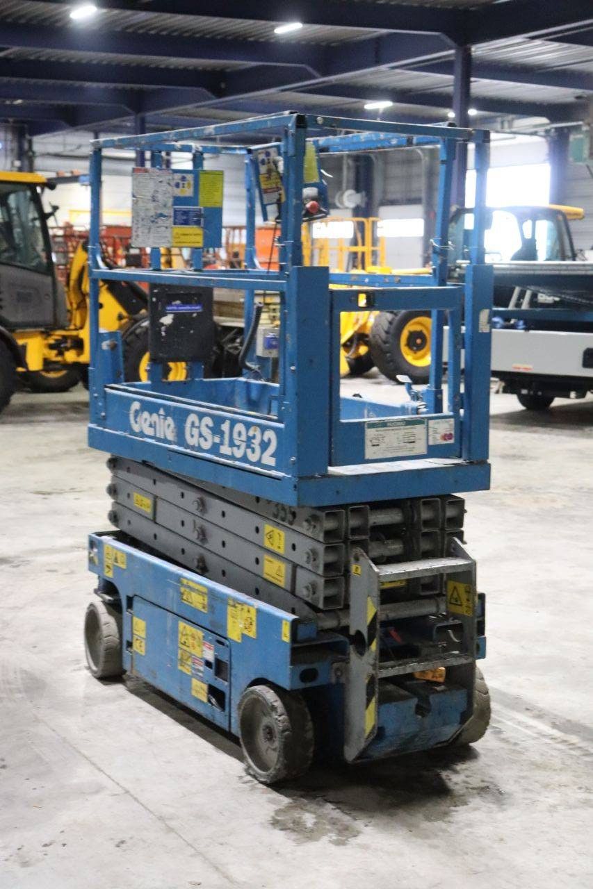 Scissor lift Genie GS-1932 Electric 7.6m 2007