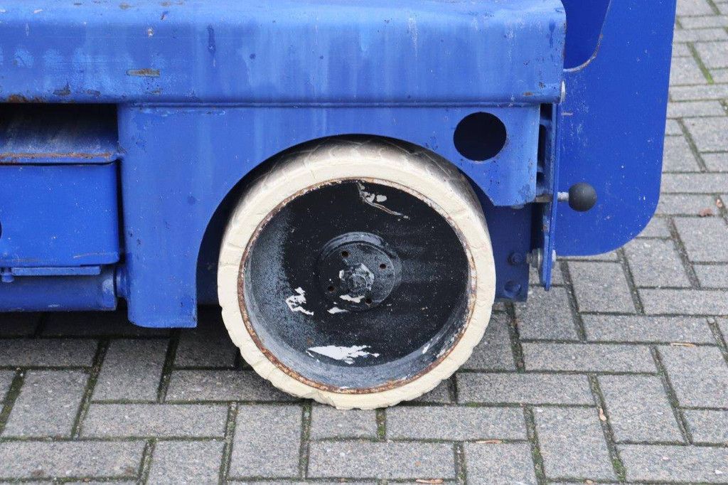 Scissor lift Haulotte COMPACT 8 Electric 8.2m 2011