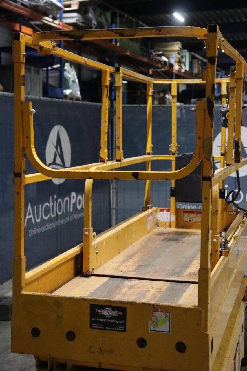 Scissor lift Haulotte COMPACT 8 Electric 8m 2012