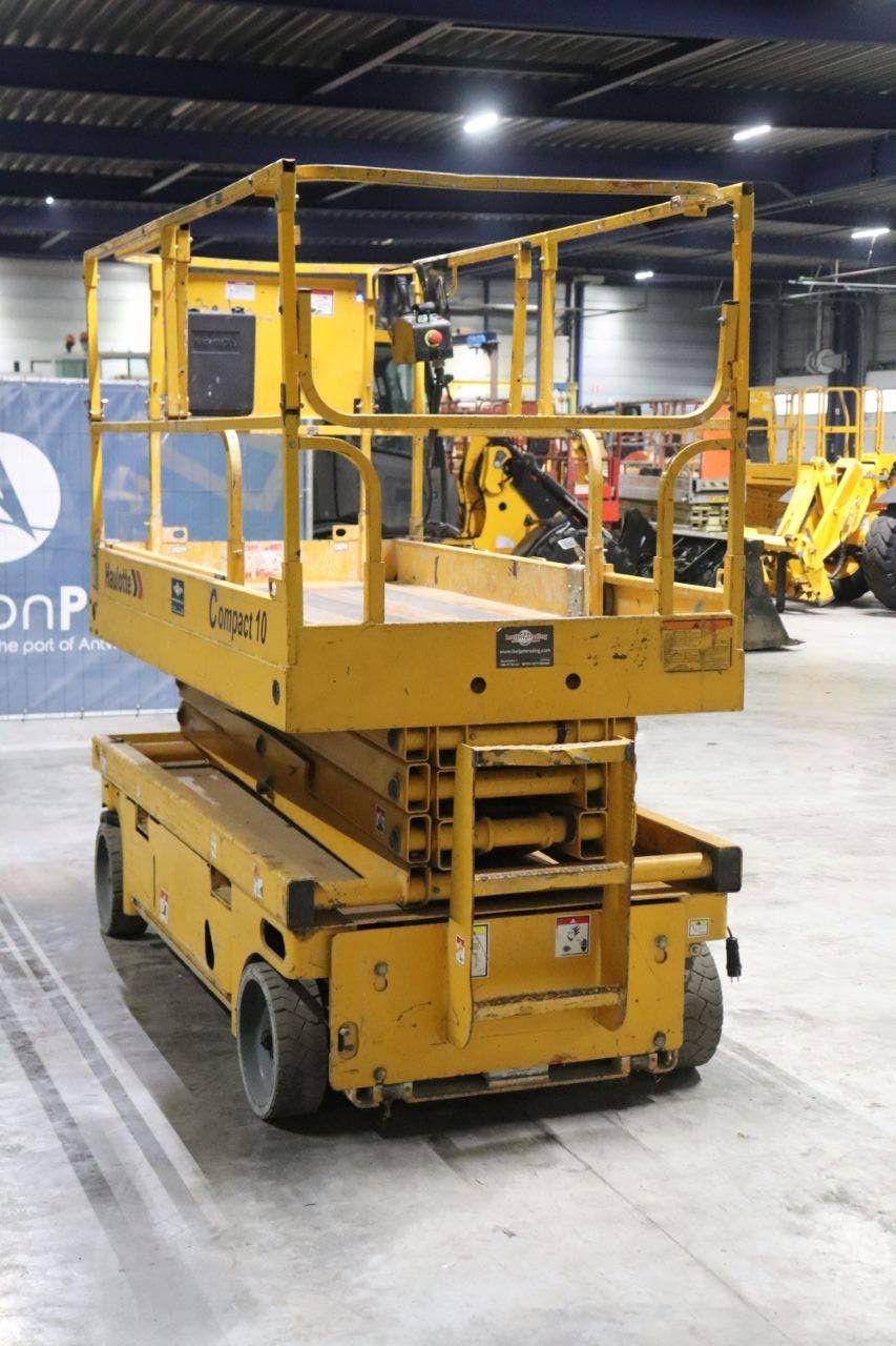 Scissor lift Haulotte Compact 10 Electric 450kg 10m 2008