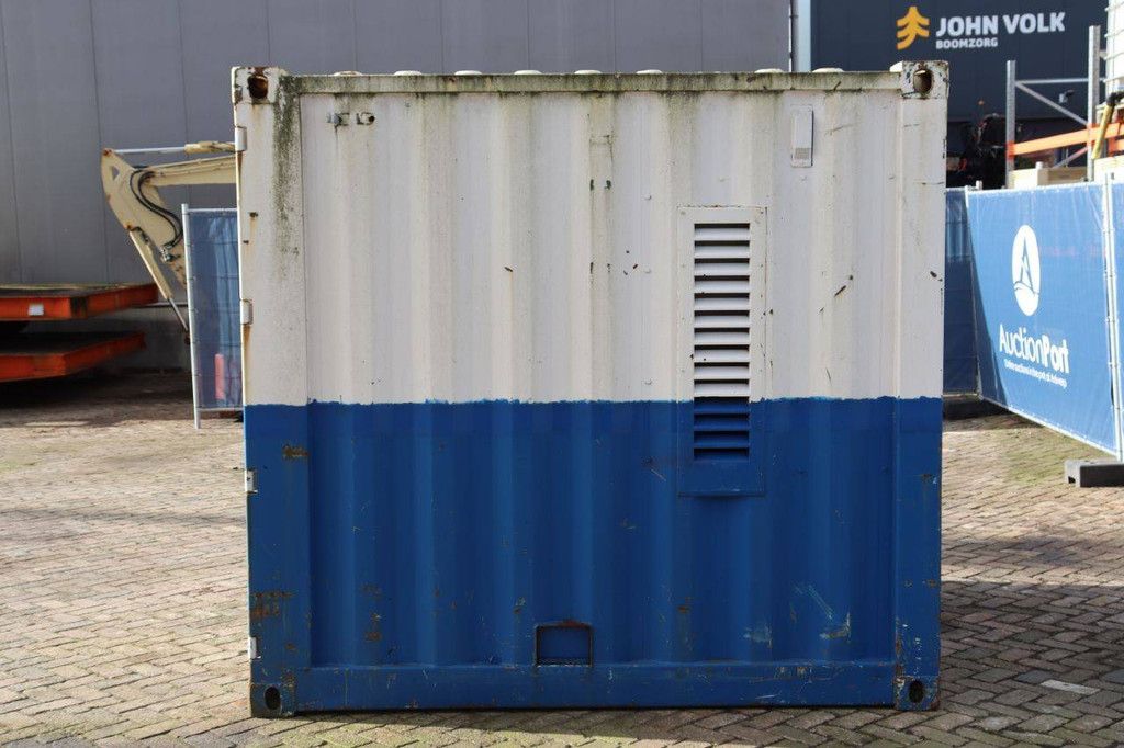 Container