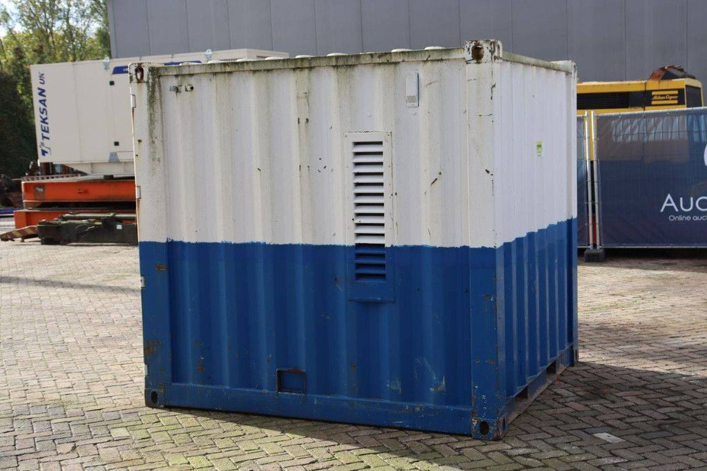 Container