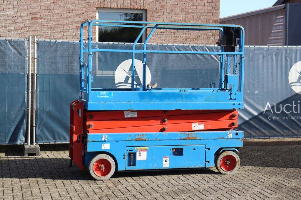 Scissor lift Mantall XE 80 C Electric 2014