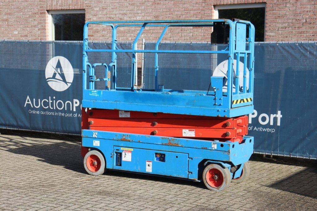Scissor lift Mantall XE 80 C Electric 2014