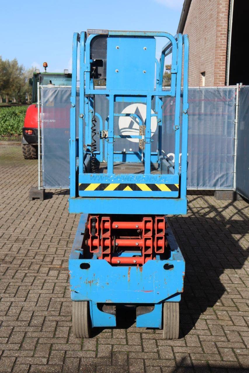 Scissor lift Mantall XE 80 C Electric 2014