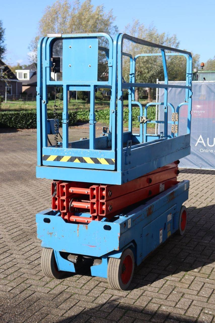 Scissor lift Mantall XE 80 C Electric 2014