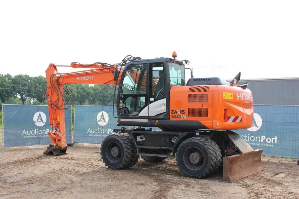 Hitachi ZX140W-5B Diesel-Radbagger, Baujahr 2016