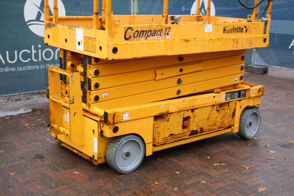 Scherenarbeitsbühne Haulotte Compact 12 Electric 11,75 m 2016