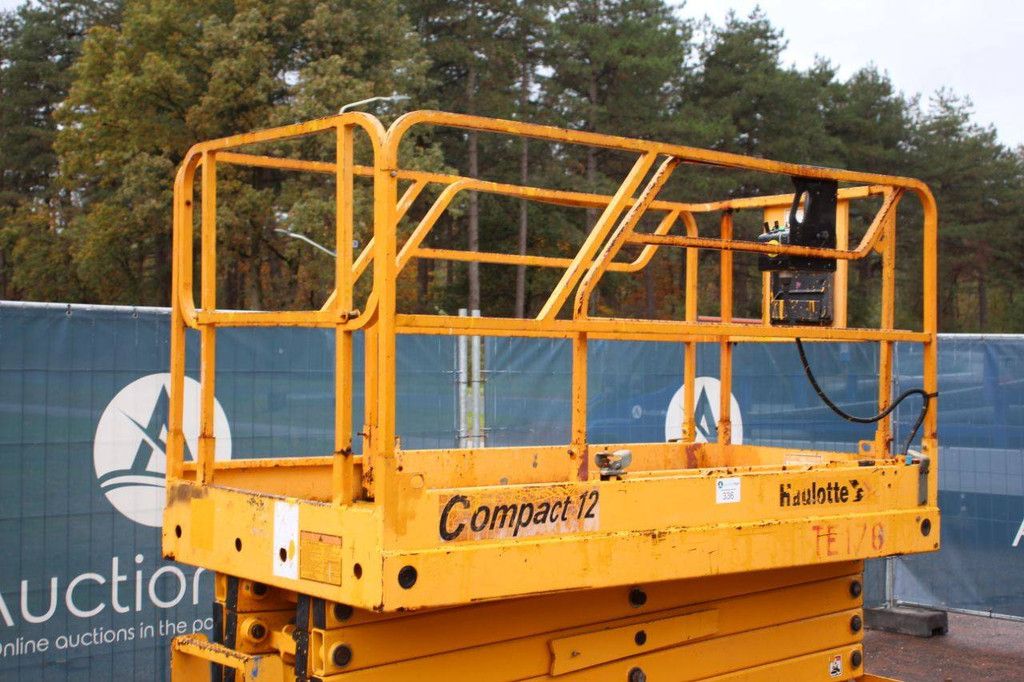 Scherenarbeitsbühne Haulotte Compact 12 Electric 11,75 m 2016