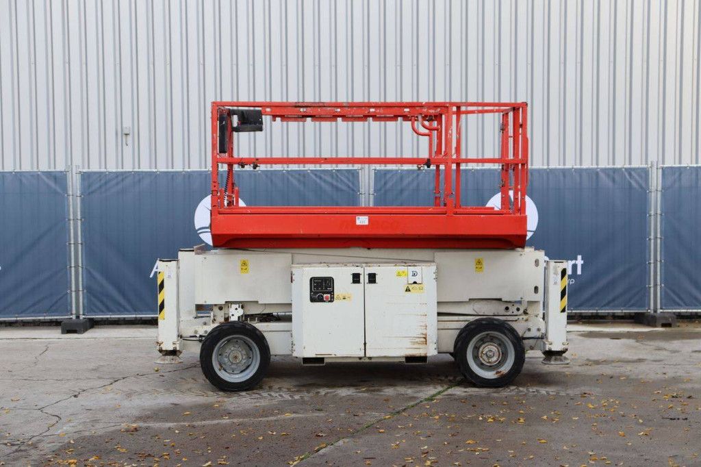 Scherenarbeitsbühne Genie GS 3369 RT Diesel 11,96 m 2015