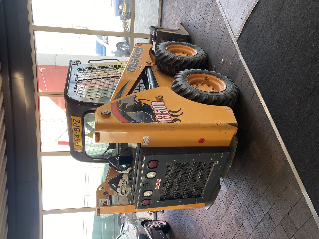 Mustang 1350 R Bobcat slechts 760 uhr gebruikt in manege