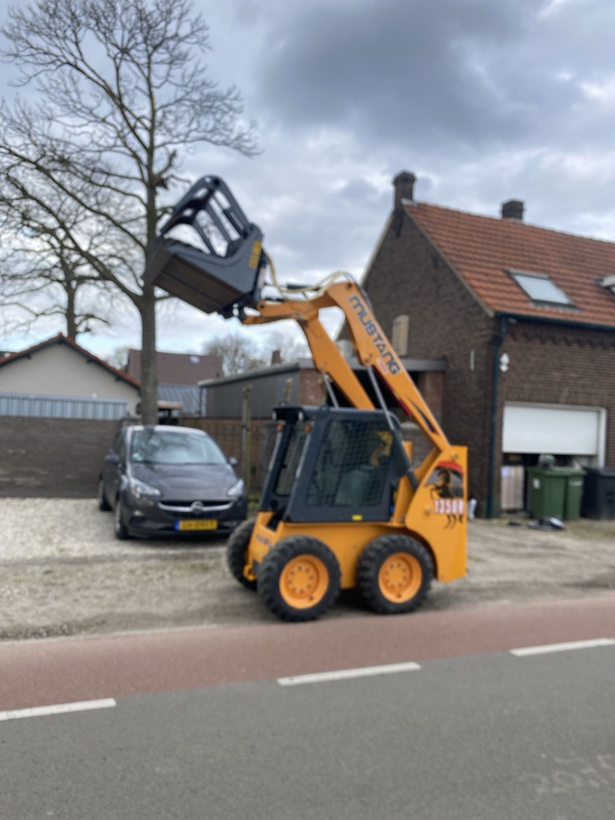 Mustang 1350 R Bobcat slechts 760 uhr gebruikt in manege
