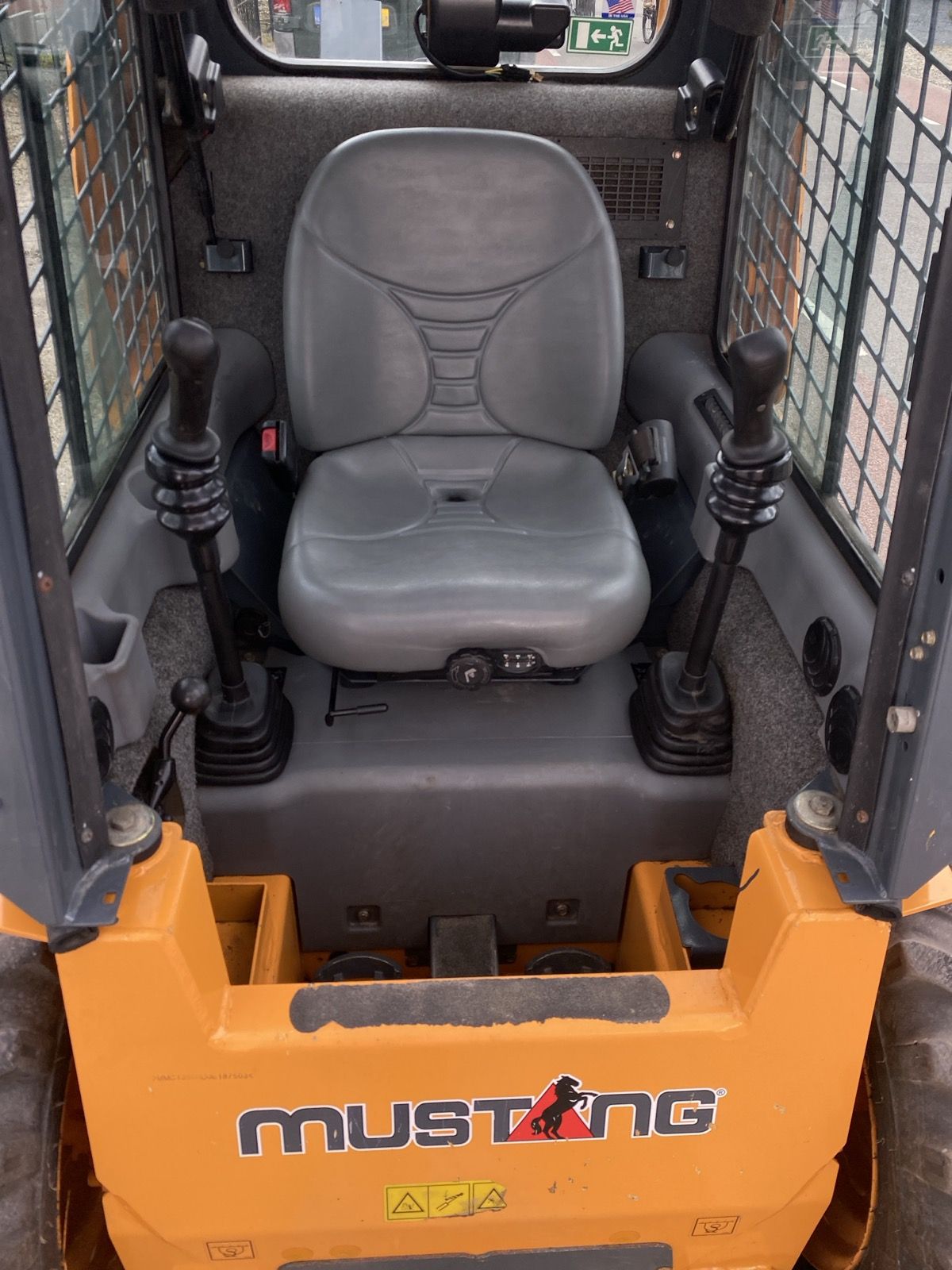 Mustang 1350 R Bobcat slechts 760 uhr gebruikt in manege