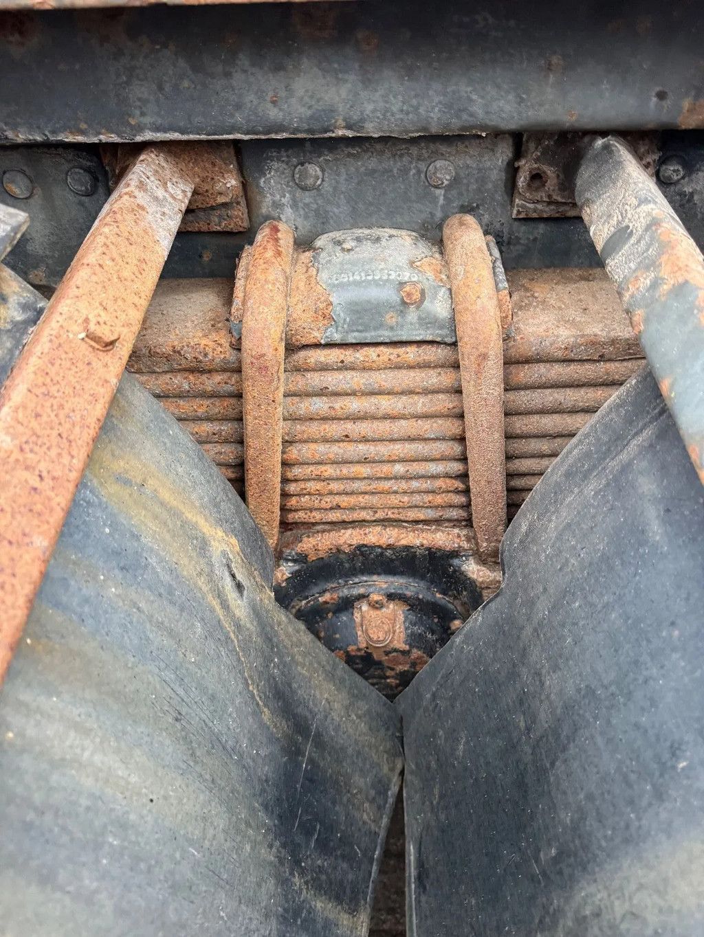 MAN 33.403 **BELGIAN TRUCK-FULL STEEL-MANUAL PUMP**