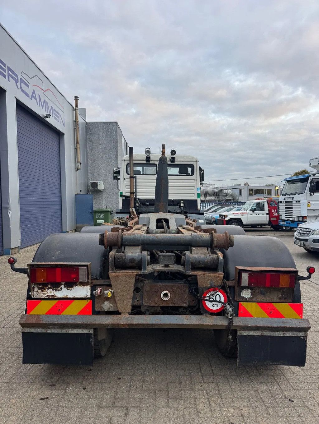 MAN 33.403 **BELGIAN TRUCK-FULL STEEL-MANUAL PUMP**