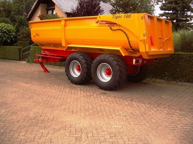 Jako Tiger landbouwkipper