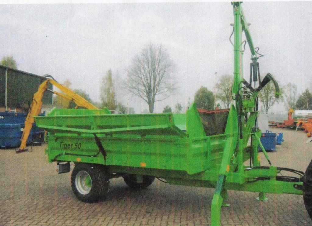 Kipper met opbouwkraan