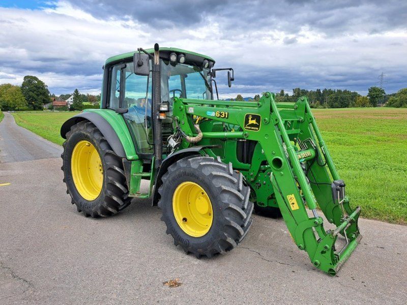 John Deere 6320