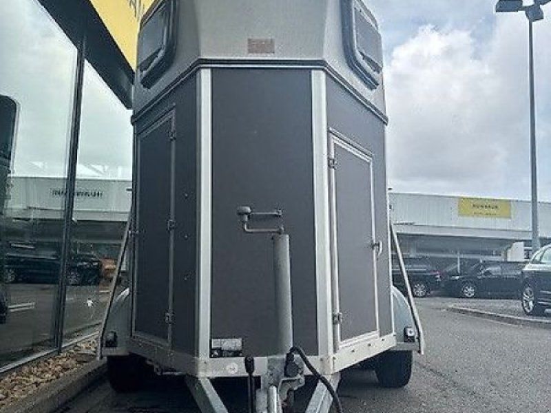 Blomert 2 Pferde Holz/Poly Sattelkammer 2t.