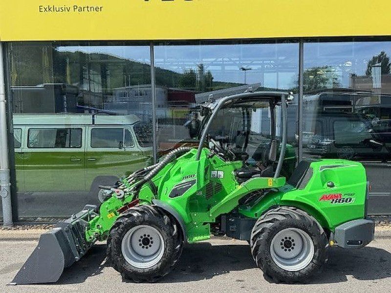 Avant 860 i Kompaktlader Teleskopradlader NUR 665h