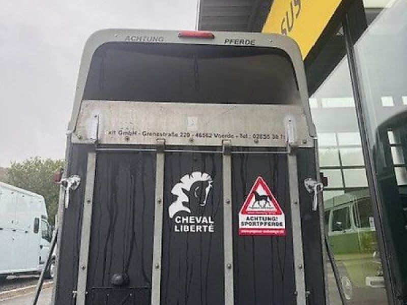 Cheval Liberte Gold First 2 Pferde Aluboden 2t.