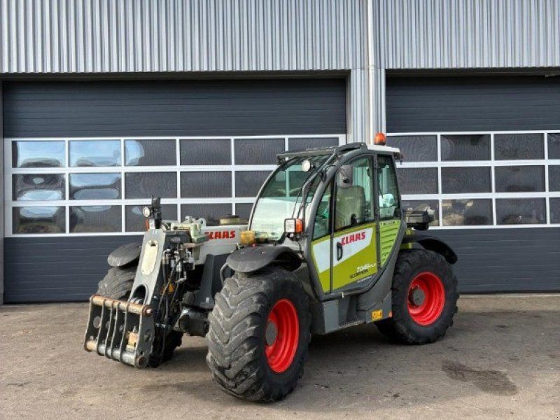 Claas Scorpion 7045