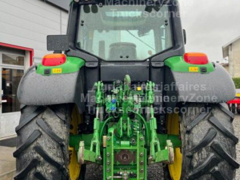 John Deere 6105M