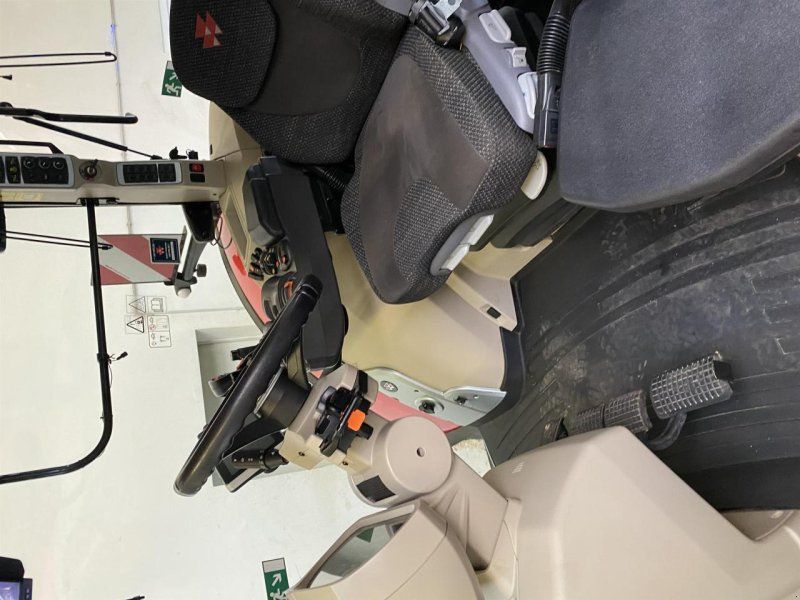 Massey Ferguson 8727S