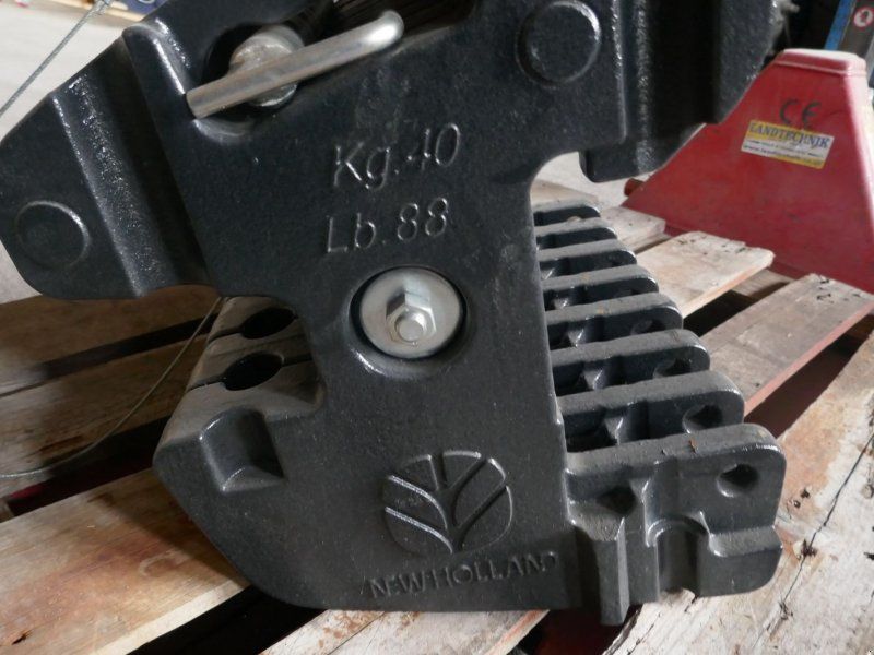 New Holland 400 kg NH T5 S