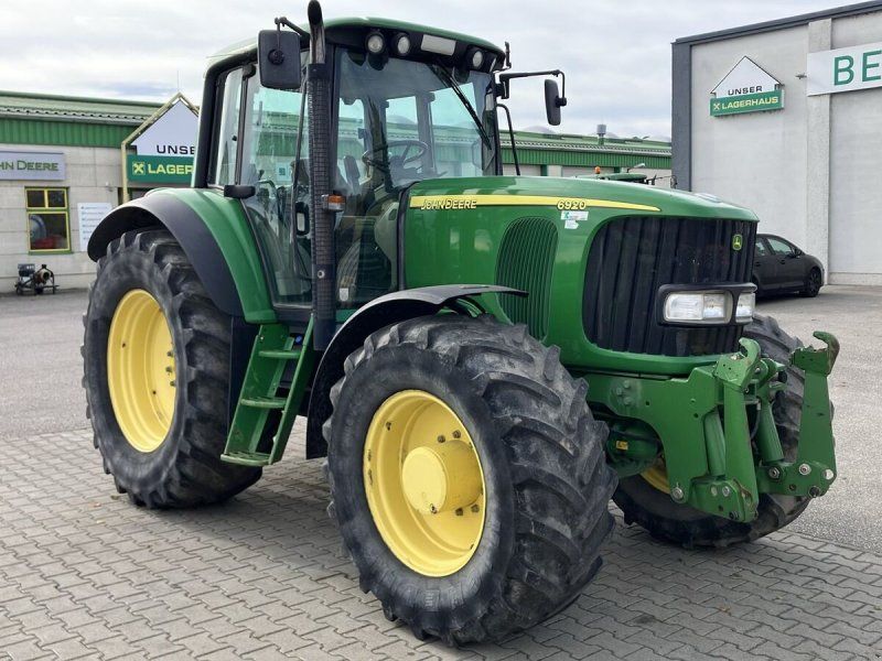 John Deere 6920