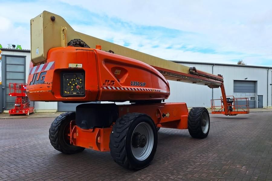 JLG 1350SJP Diesel, 4x4x4 Drive 43.3m Working Height,