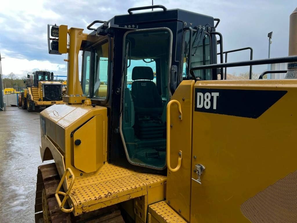 CAT D8T - CE