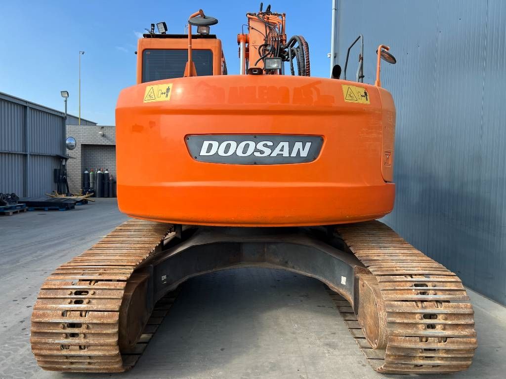 Doosan DX235LCR
